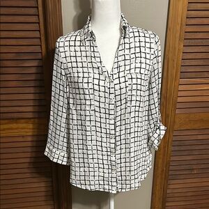 White Black Grid 3/4 Sleeve V-Neck Button Down Shirt